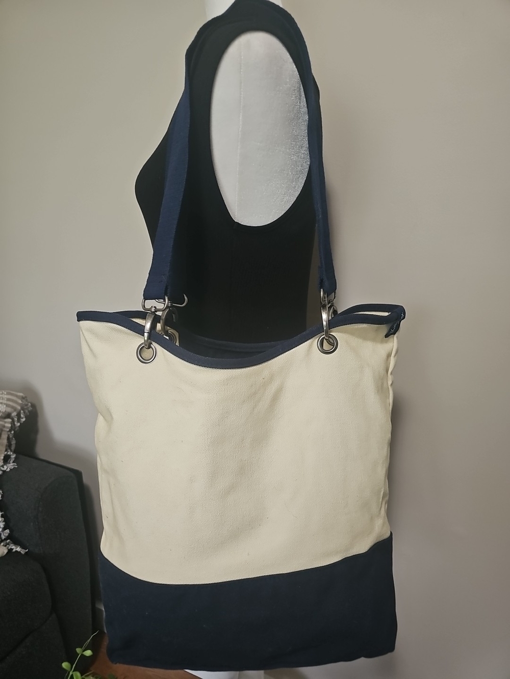 Thirry-One Canvas Two-Tone Navy and Cream Tote Bag